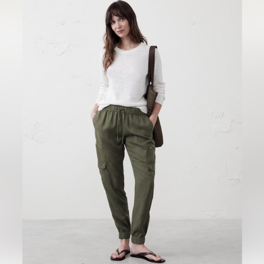 Banana Republic TENCEL™ CARGO JOGGER Steel Green Women's Cargo Pants